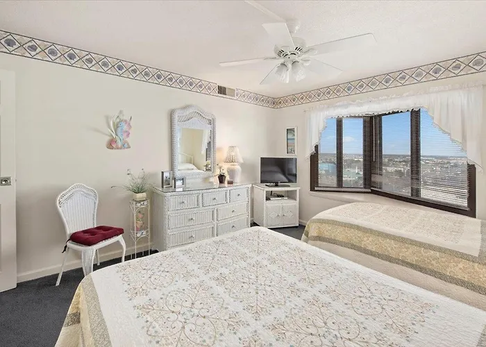 Lovely 2 Bedroom 9400 With Side Ocean View & Outdoor Pool! Ferienhaus Ocean Stadt