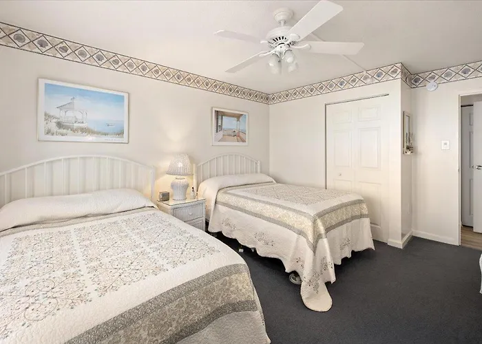 Lovely 2 Bedroom 9400 With Side Ocean View & Outdoor Pool!