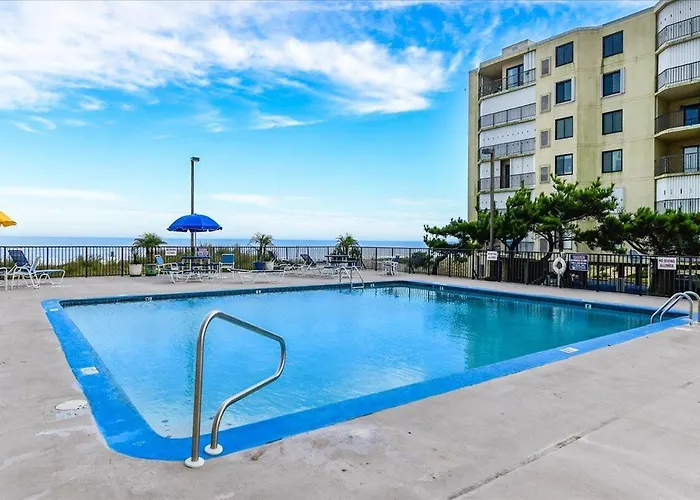 Lovely 2 Bedroom 9400 With Side Ocean View & Outdoor Pool! *